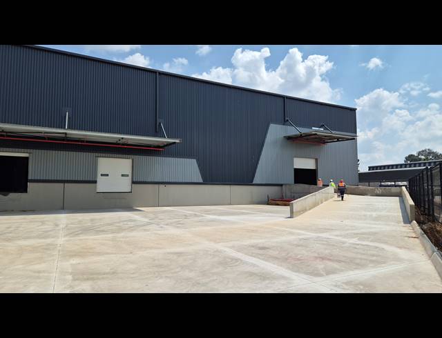 3,651M² WAREHOUSE TO LET IN JET PARK